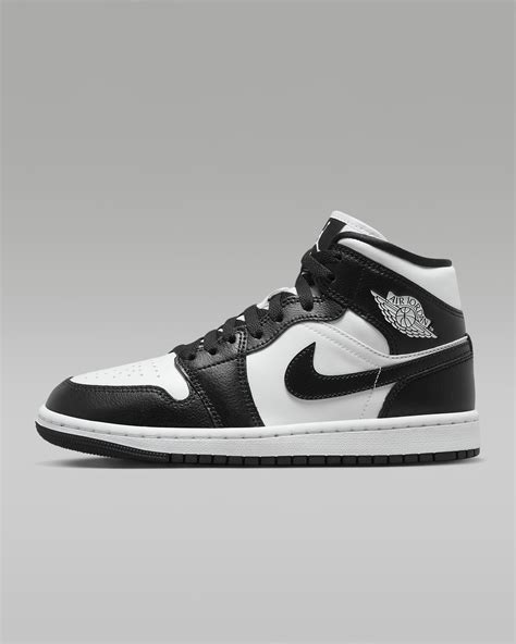 nike jordan 1 mid zwart|Nike jordan 1 mid top.